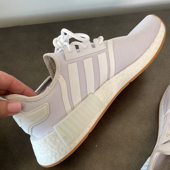 ADIDAS NMD R1 Primeblue Mens:size 8.5 Color: white gum Style: GZ9260 - Picture 10 of 12